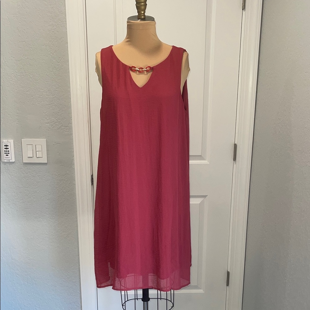 Chloe + Rene Sleeveless Mauve Dress with Keyhole Detail Size L